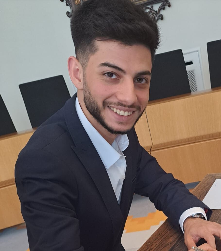 af632e01 6bac 40a8 bfaa cd482bbc5533